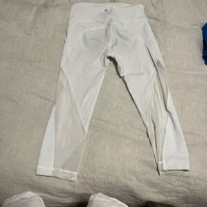 Size 4 white lulu leggings